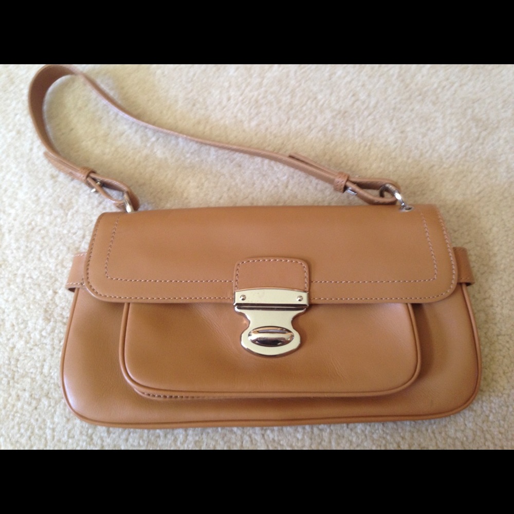 Beautiful Beige Talbot's Genuine Leather Purse